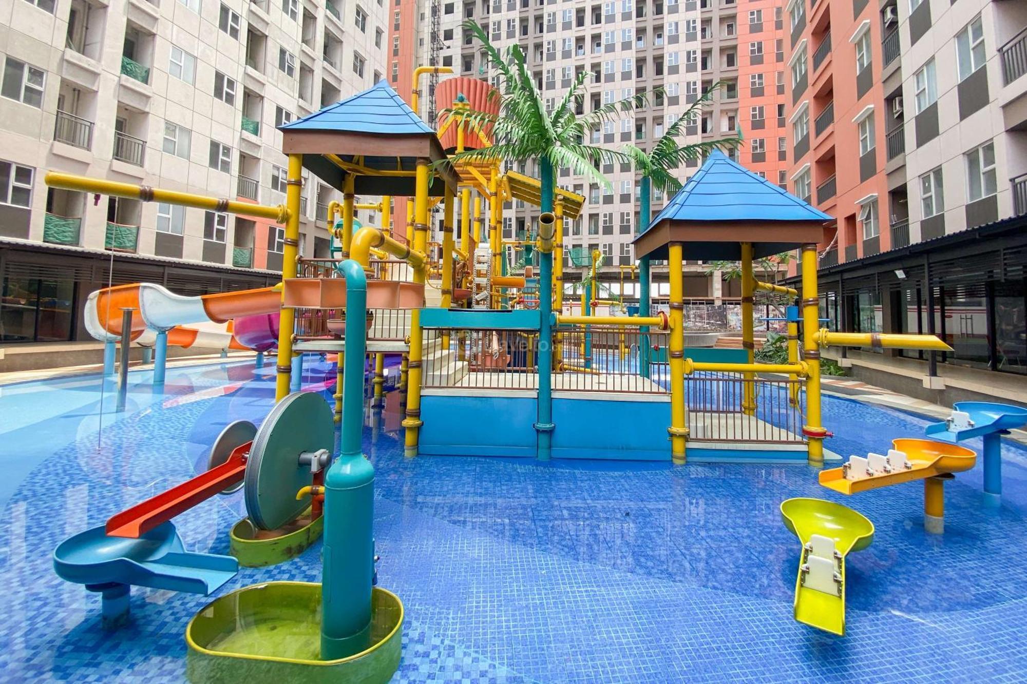 Cozy Transpark Juanda Timur By Travelio Apartemen *